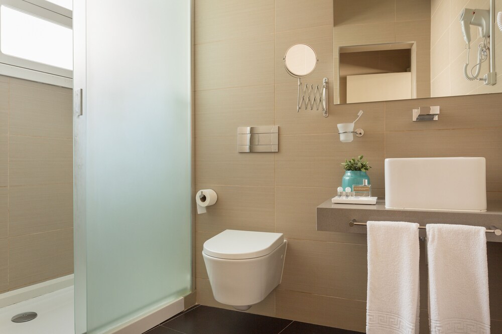 Hete avonturen in hun ruime badkamer